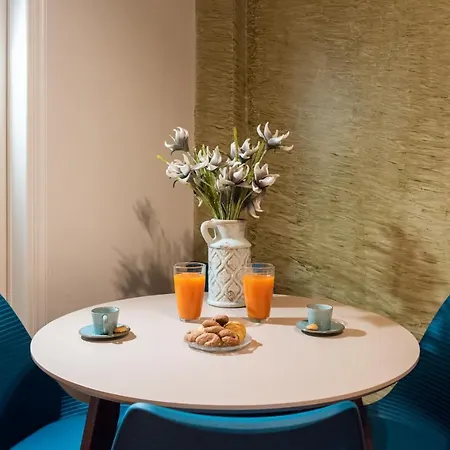 Blue Ark Acropolis Spirit Apartment *