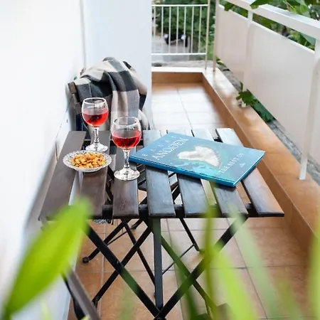 Blue Ark Acropolis Spirit Apartment *
